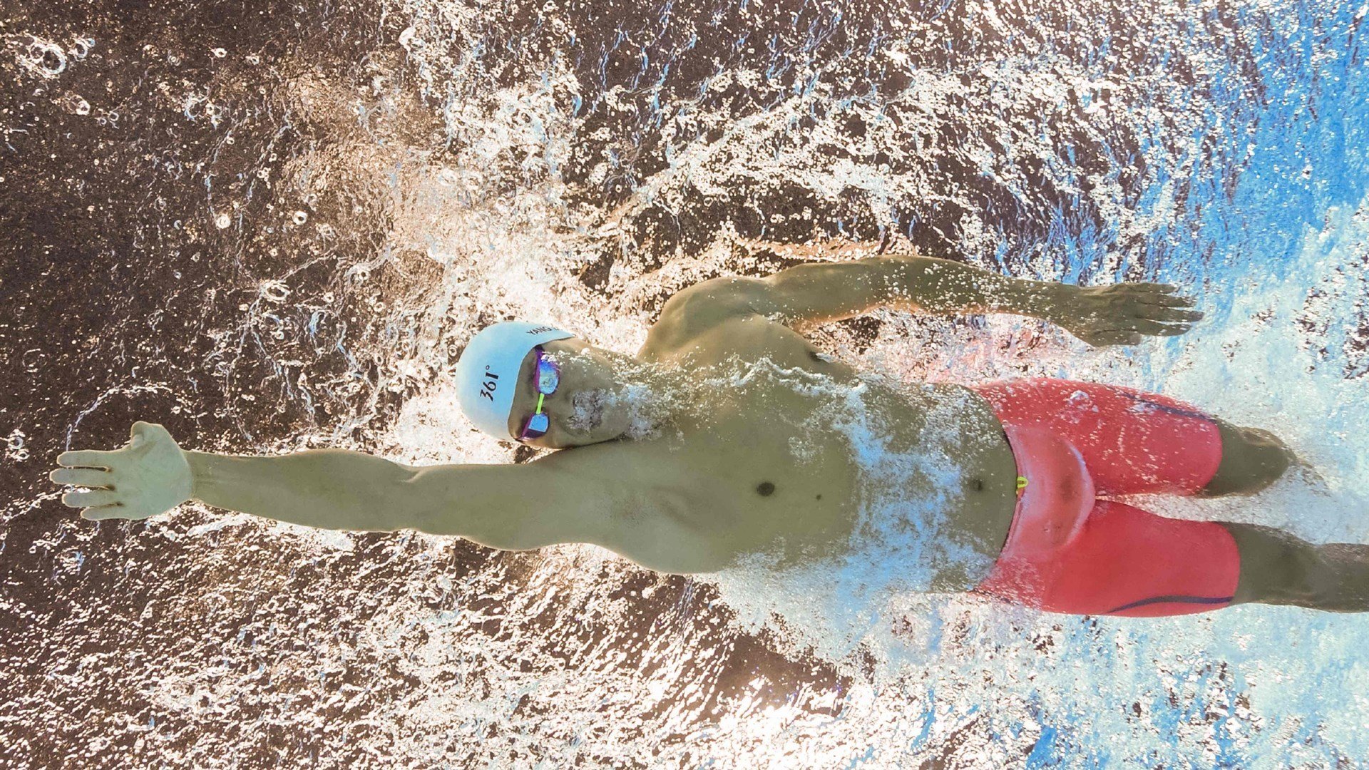 东决关键战焦点战,韩国压哨击败南非,篮球与足球的激情碰撞