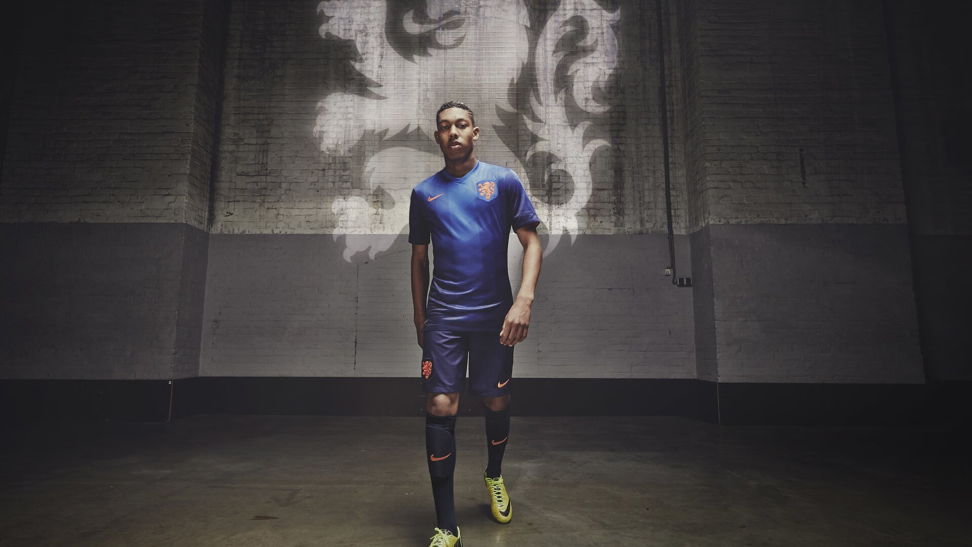 DB电竞下载-铁血防线与桑巴狂想曲，卡瓦哈尔高光时刻下的巴西横扫乌克兰启示录